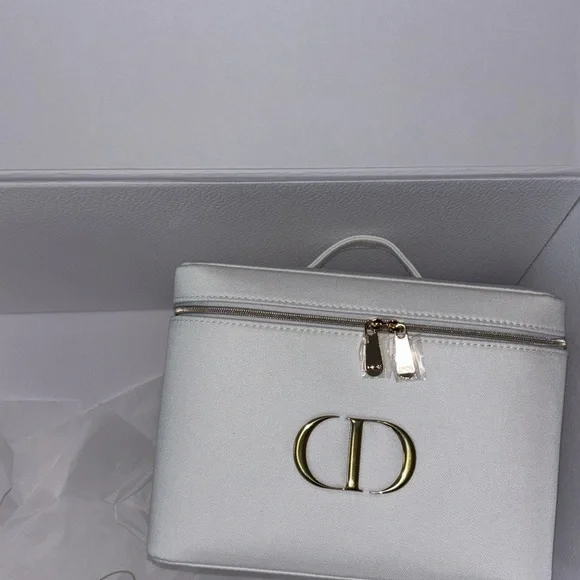 Dior White Vanity Case with Gold Logo - Picture 3 of 13